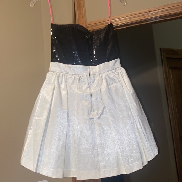 Betsey Johnson Formal Dress - Picture 2 of 4